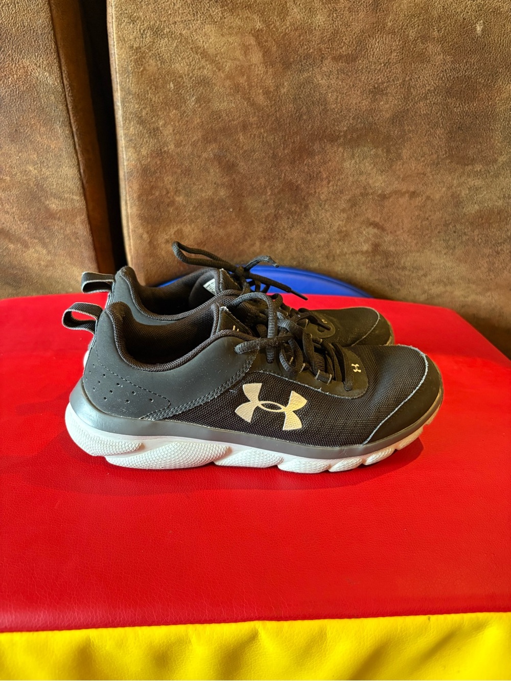 Under Armour Micro G Assert 7 running shoes